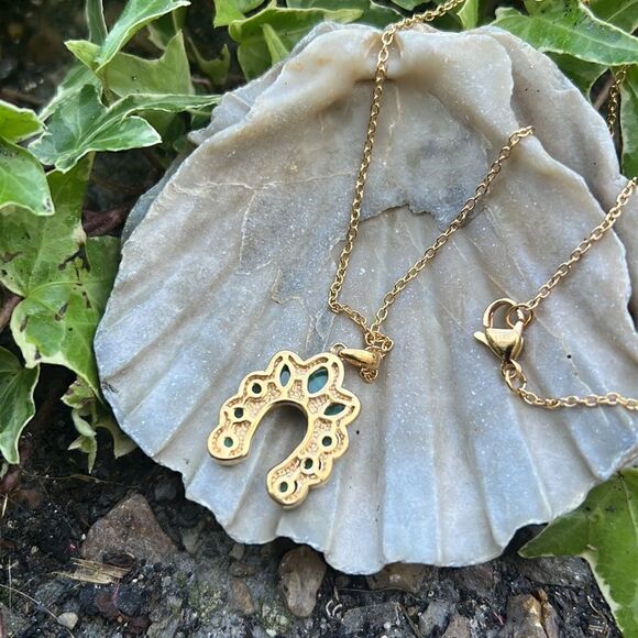 NIB KARIS African Malachite Horseshoe Pendant Necklace 20 Inches - Picture 4 of 6